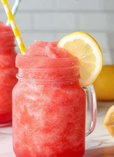 Easy Homemade Strawberry Lemonade Slushie