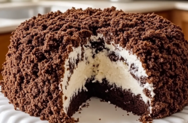Chocolate Crumble Cake with Coconut Cream Filling